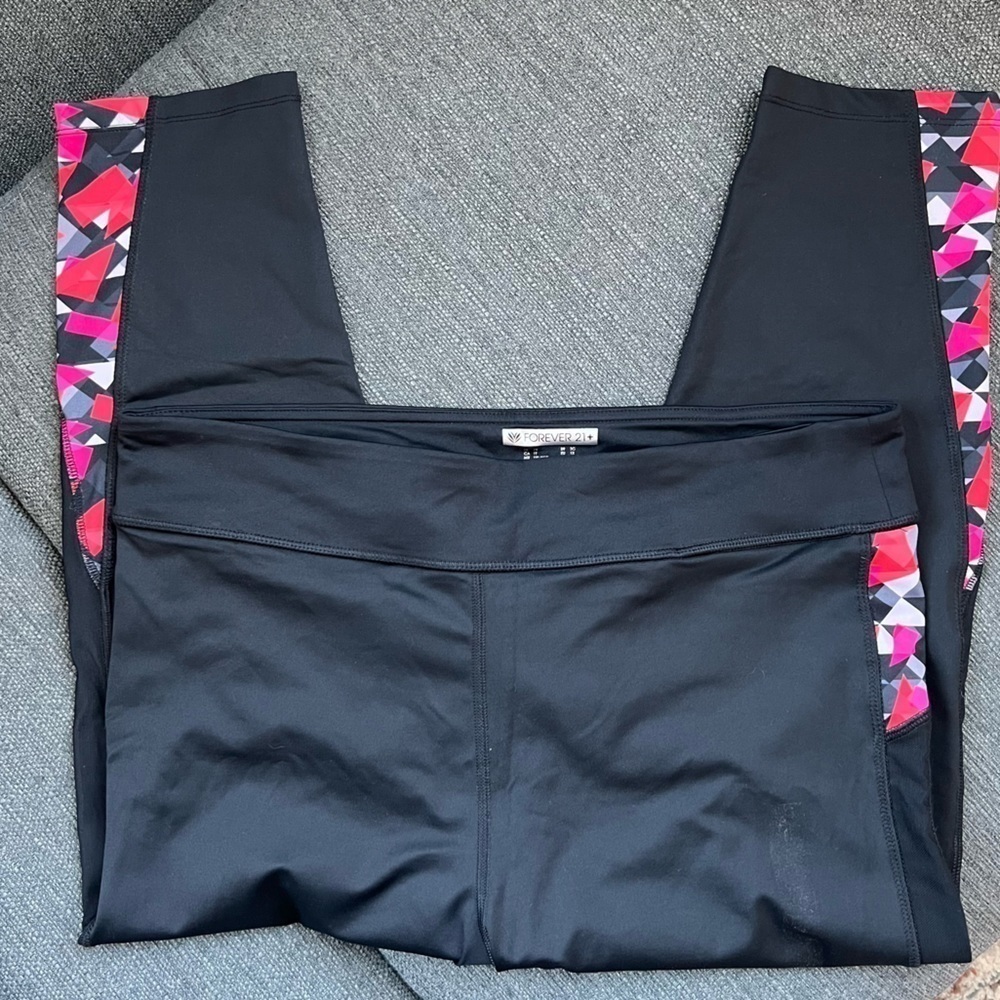 Forever 21 Black and Pink Geometric Pattern Leggings - Size X1